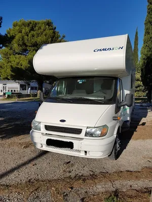 CAMPING CAR CHAUSSON WELCOME 28 SUR FORD AVEC 6 COUCHAGES ET 6 PLACES CARTE GRISE DANS LES BDR 13