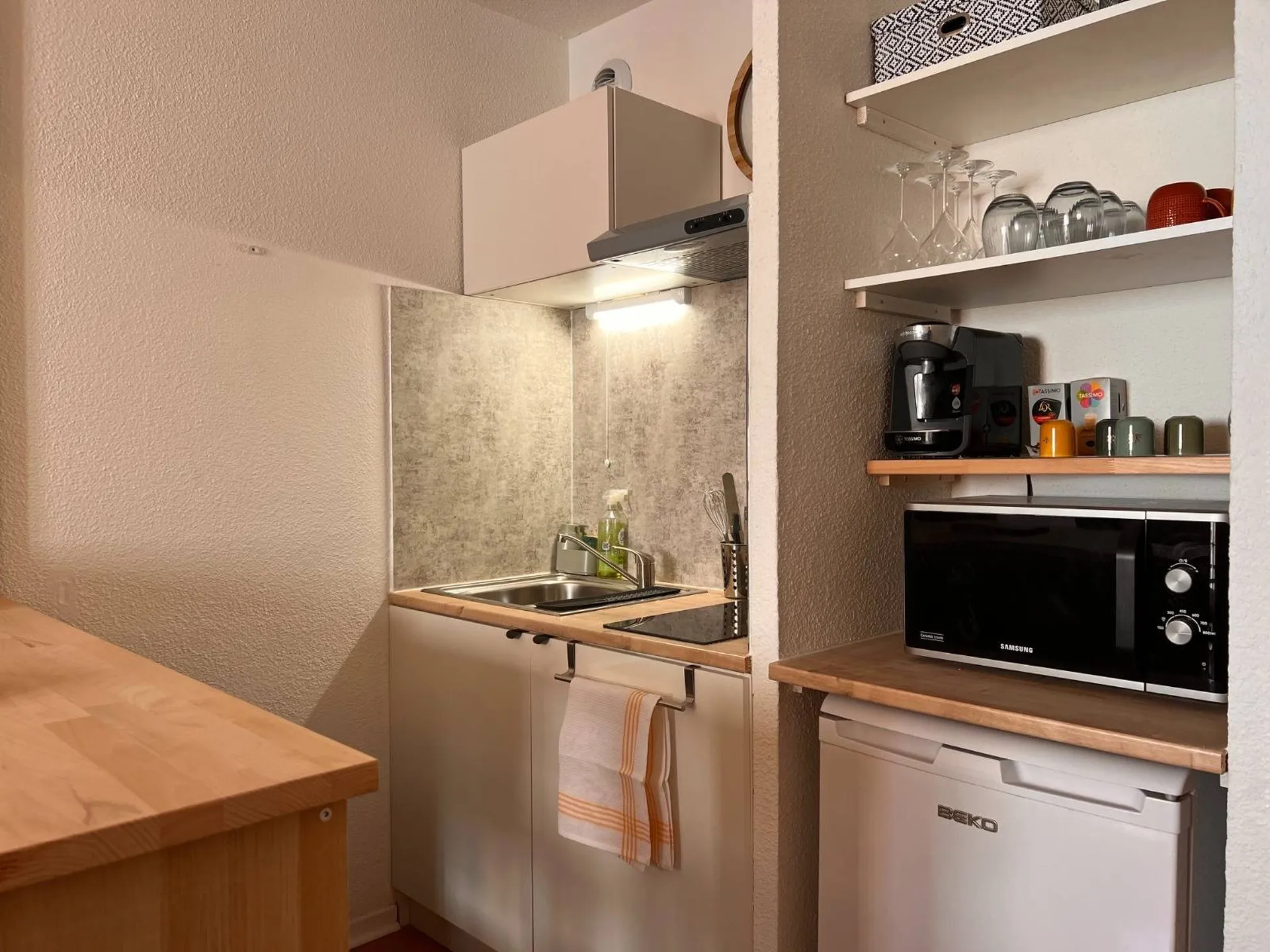 Joli studio avec balcon meublé TOULOUSE SAINT MICHEL 