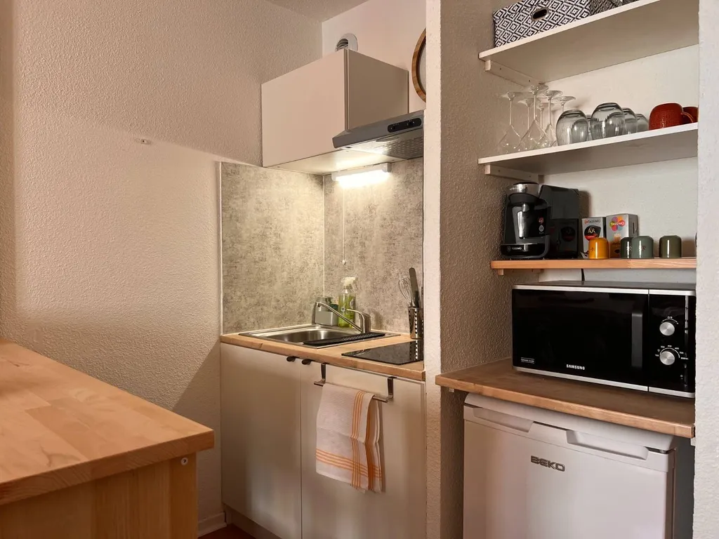 Joli studio avec balcon meublé TOULOUSE SAINT MICHEL 