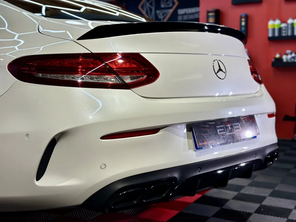 polissage Carroserie traitement céramique EMB DETAILING Vaugneray socialiste Mercedes C63 AMG