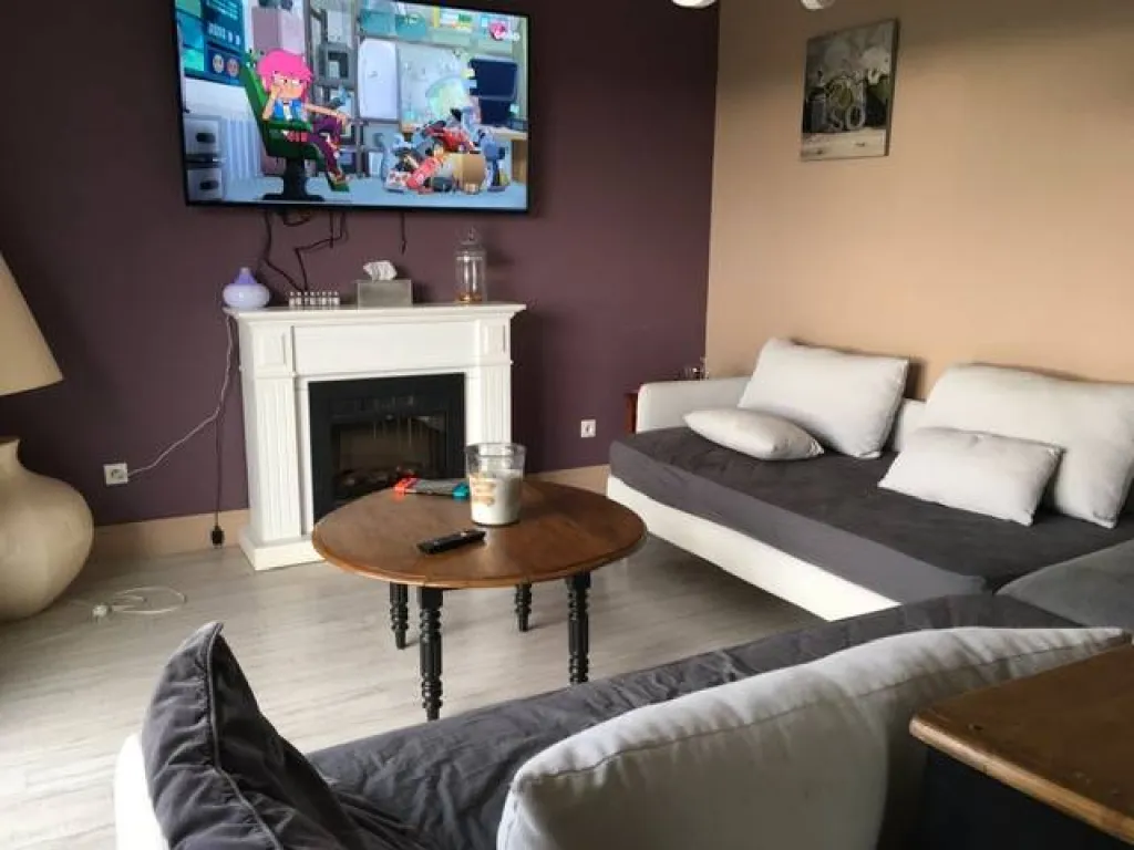 A acheter superbe maison de 160m² avec deux garages sur 2000m² de terrain sur deux niveaux sur la commune de FRENEUSE 76410