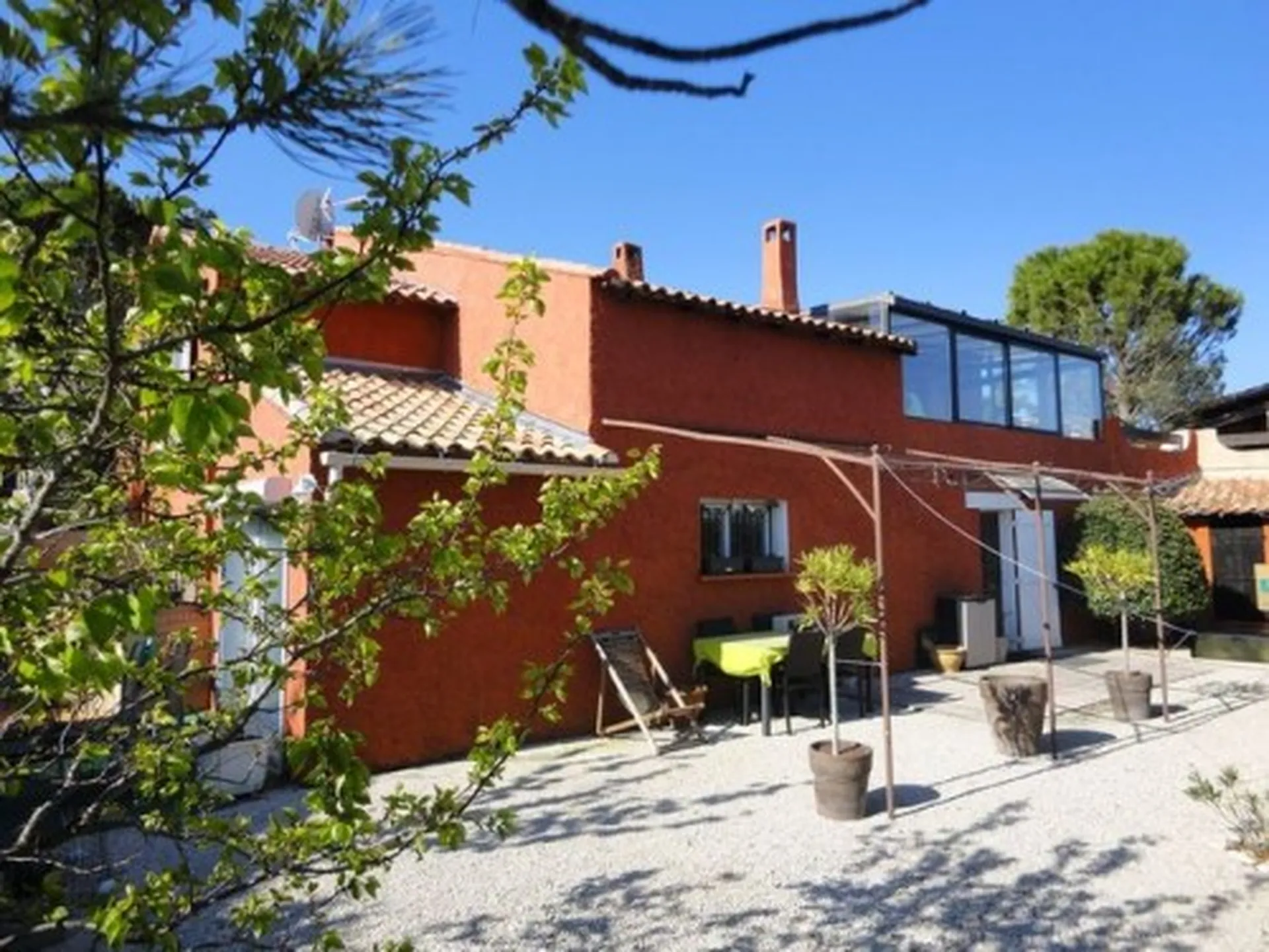  Vente belle maison 4/5 Carnoux  Vue dégagée avec Piscine et T2 indépendant