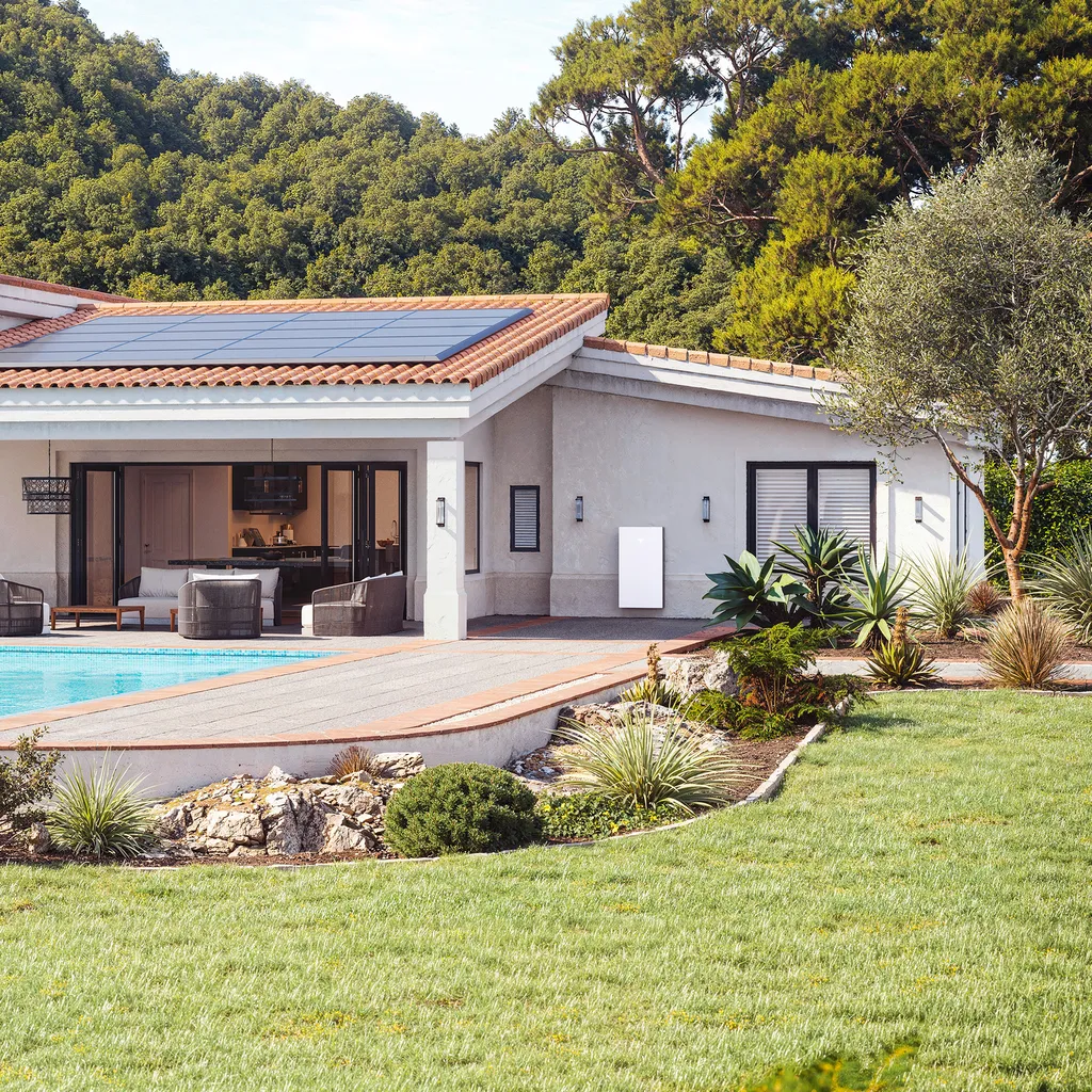 Tout savoir sur l'installation solaire en autoconsommation de 9kWc avec la puissante batterie Tesla Powerwall 3 à Gujan-Mestras sur le bassin d'Arcachon.