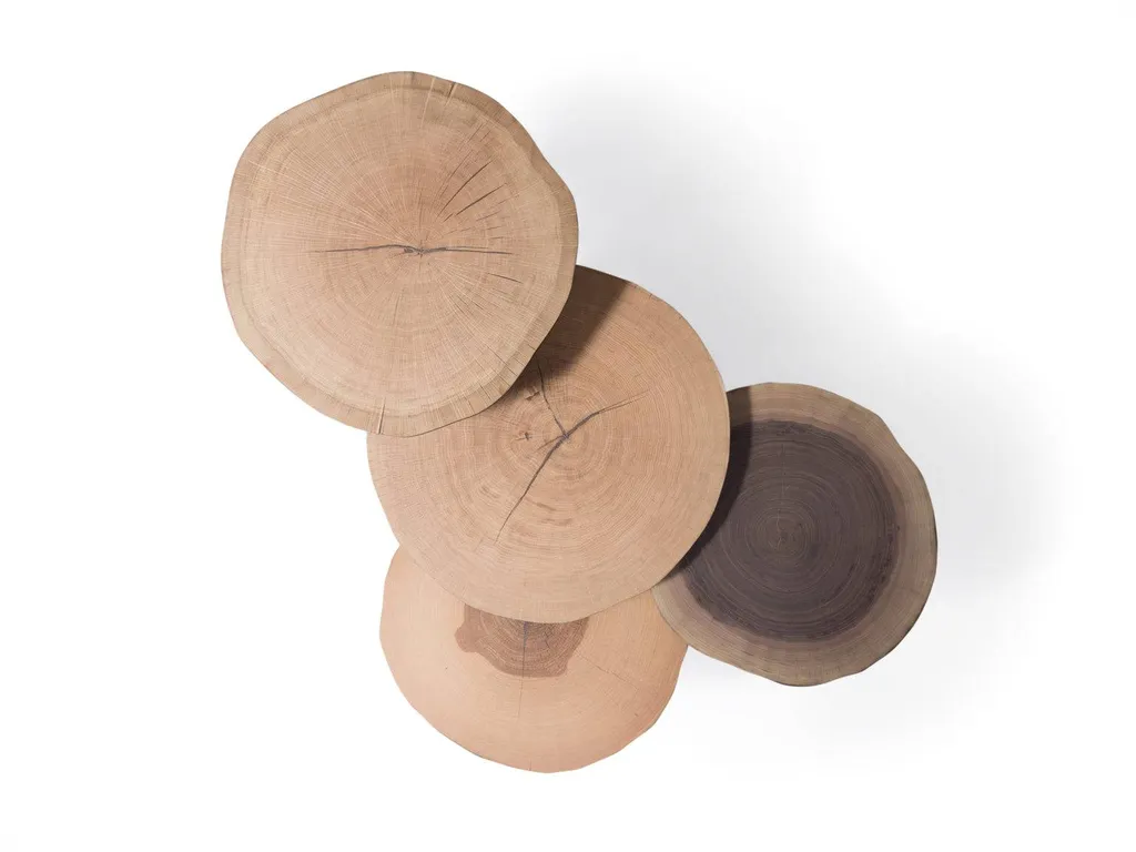 tables gigognes avec bois et tailles différentes centre-ville Hyères Vers Marseille