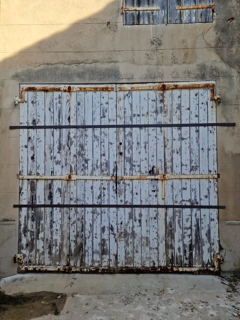 Protection à Marseille 9e du site de la Serre de la Jarre avec vidéosurveillance et porte anti-squat