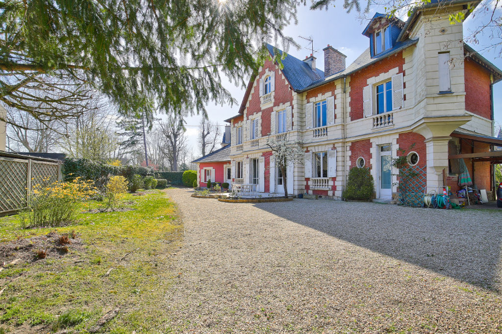 Le Vésinet - Belle maison ancienne 10 pièces 275 m²