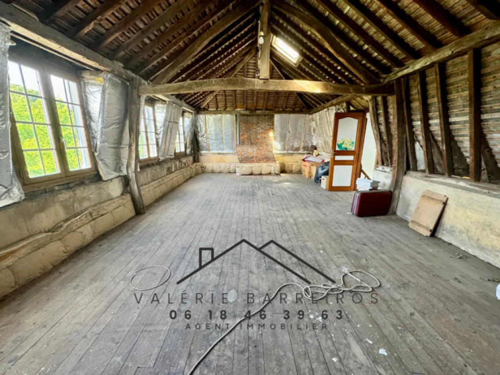 A vendre maison de 147 m² habitables édifiée sur 800 m² de terrain sur la commune de LA LONDE 76500