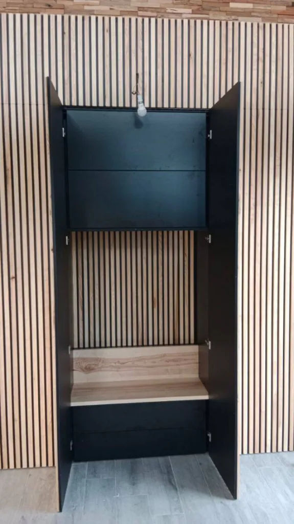 Placard encastré avec façade en claire-voie sur mesure à Marcheprime