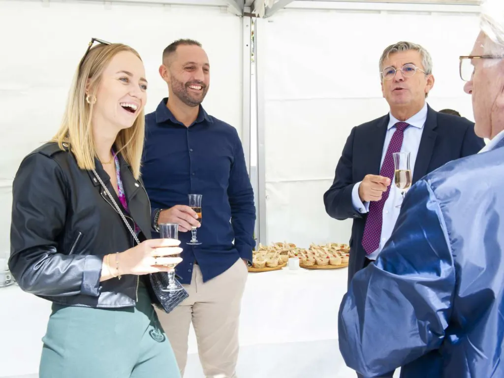 Photographe Pose de Première Pierre 