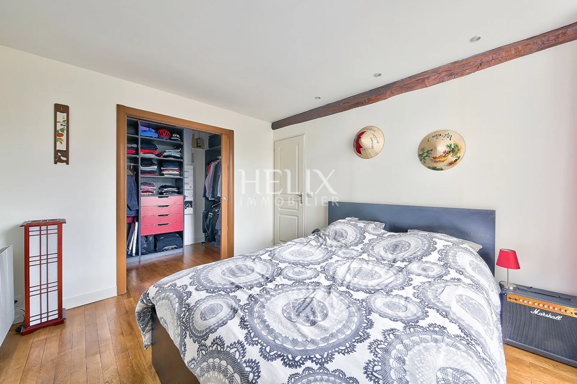 En exclusivité : Magnifique appartement traversant avec beaucoup de charme situé au coeur du centre ville de Saint Germain en Laye