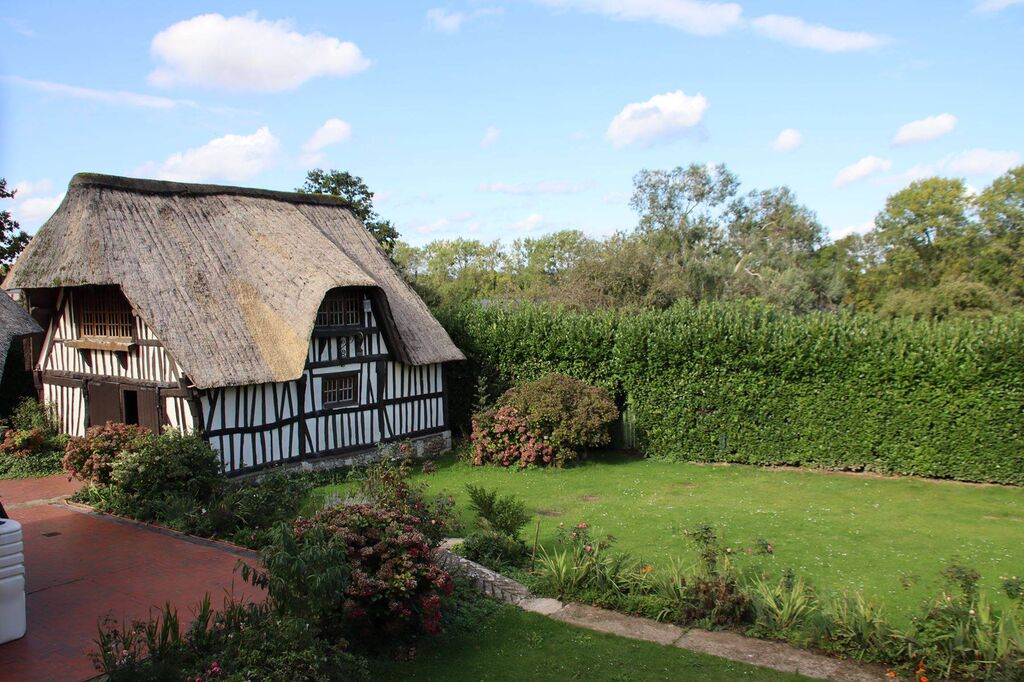 A acheter demeure de caractère avec dépendance proche Cormeilles 27260