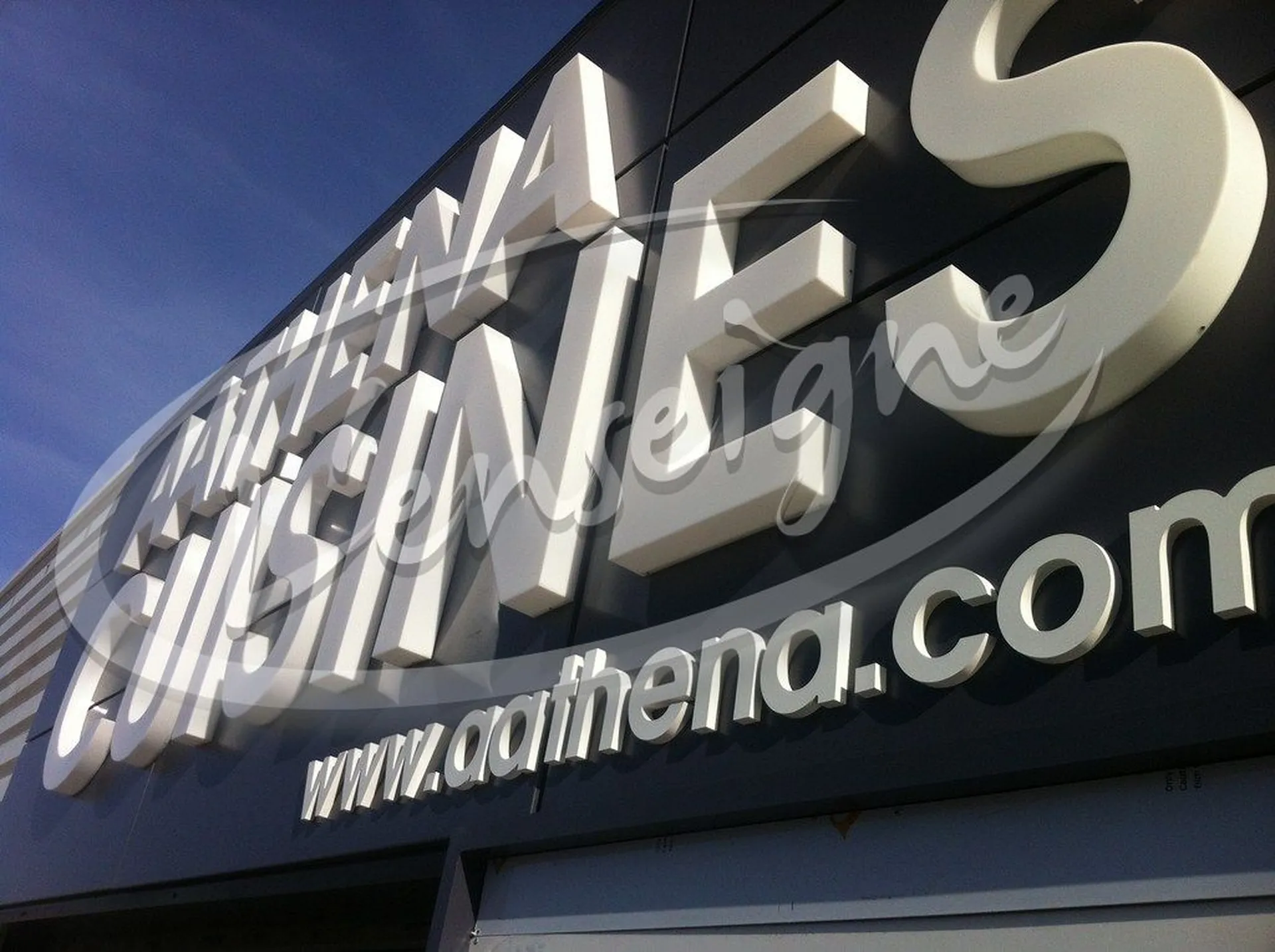 lettres boitier en plexiglas istres