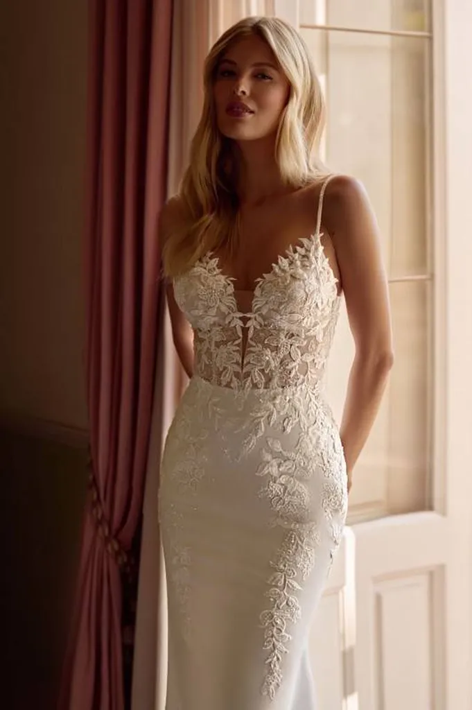 Robe de mariée sirène avec fines bretelles Marseille centre ville