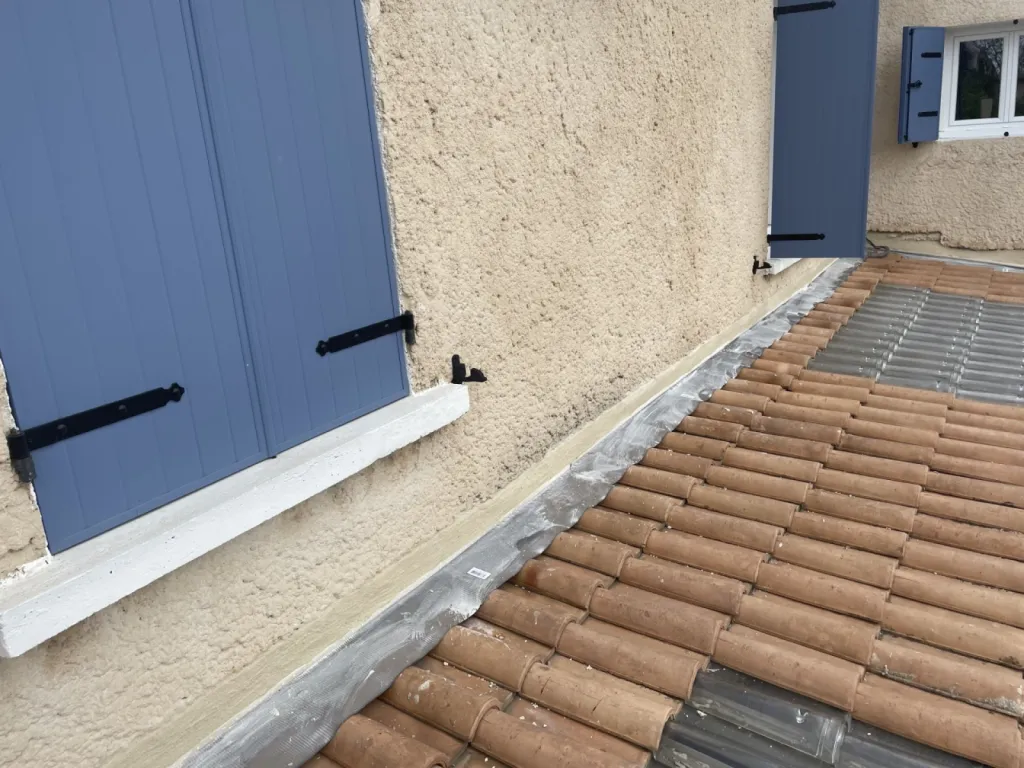 couvreur pour pose de solin sur istres 13800