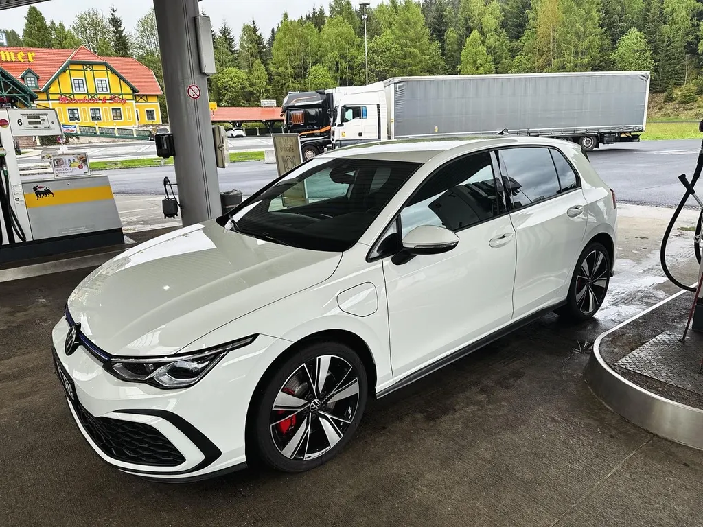 Volkswagen Golf 8 GTE hybride rechargeable importée d’Allemagne à Bordeaux par Asphalte Diffusion avec garantie 12 mois