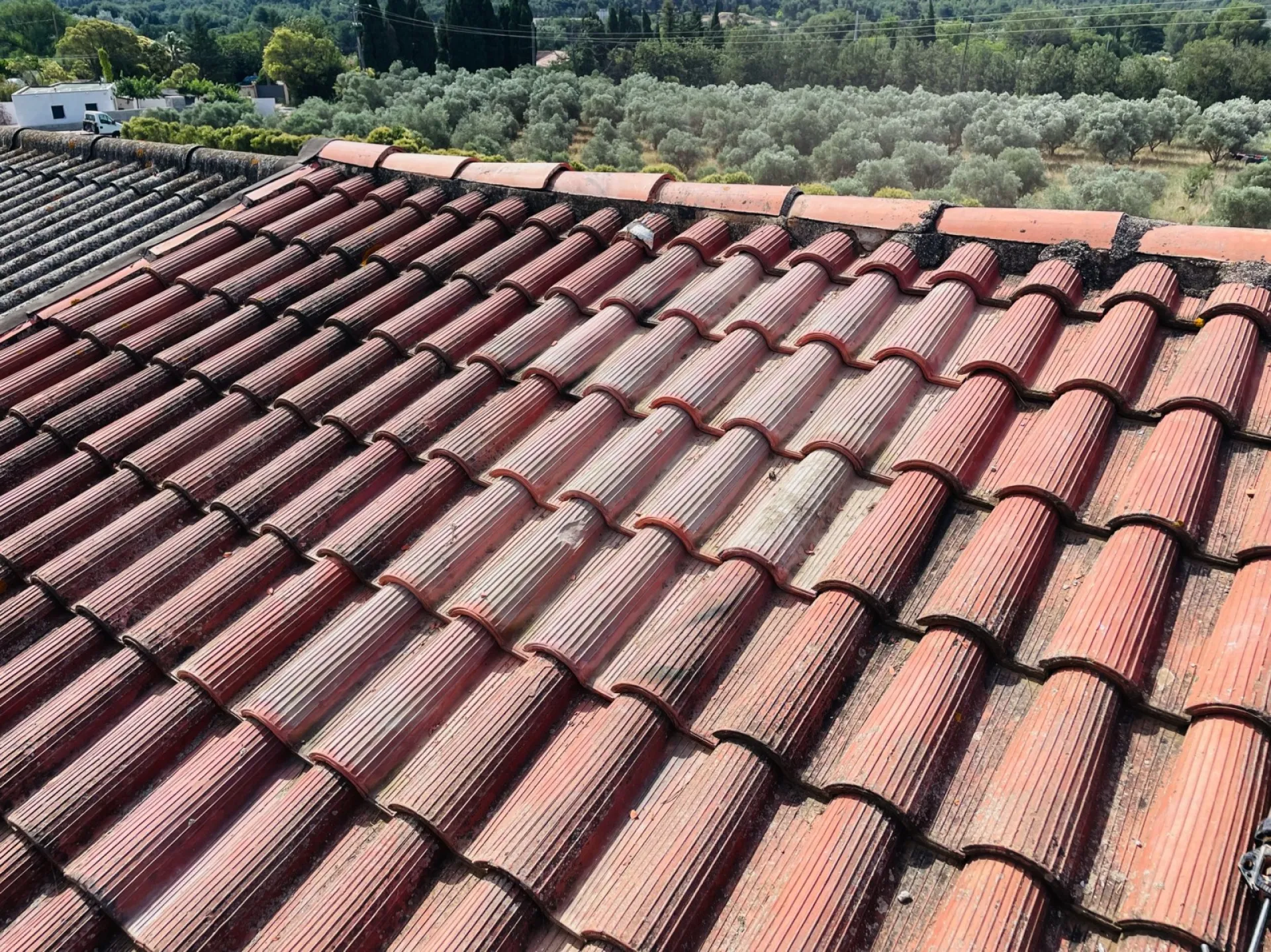 couvreur pour réparation de toiture Les Milles 13290