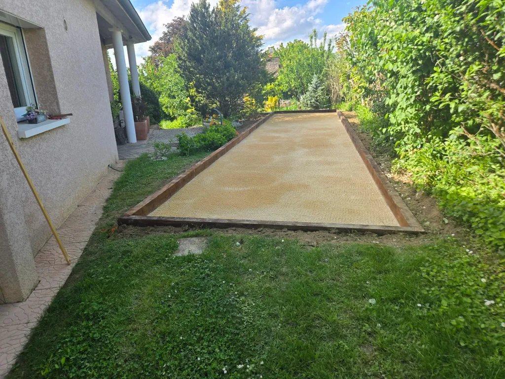 Devis pour création d'un terrain de pétanque lumineux haut de gamme à Meximieux dans l'Ain (01)