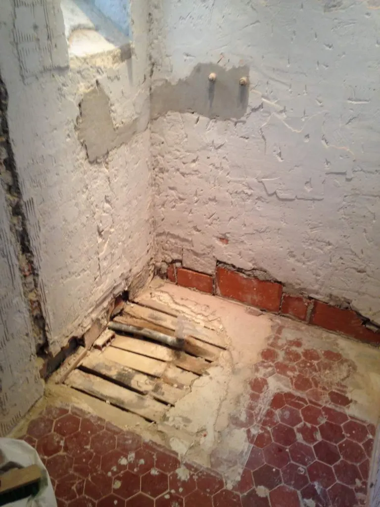 Démolition salle de bains existante - Rénovation d'une salle de bains à Salon de provence 13300