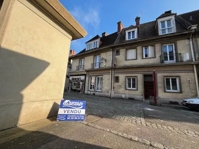 Exclusivité ! Appartement T3 en duplex, à vendre, en centre ville de Caudebec en Caux, et en bon état général