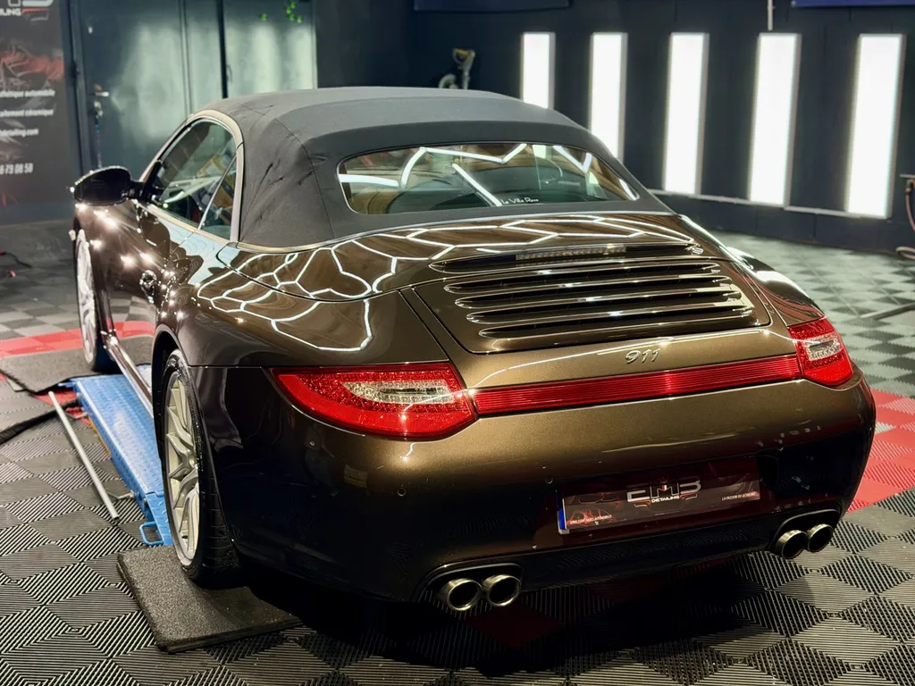 Traitement céramique Porsche 997 Cabriolet à Vaugneray – Detailing haut de gamme pour passionnés Porsche près de Lyon