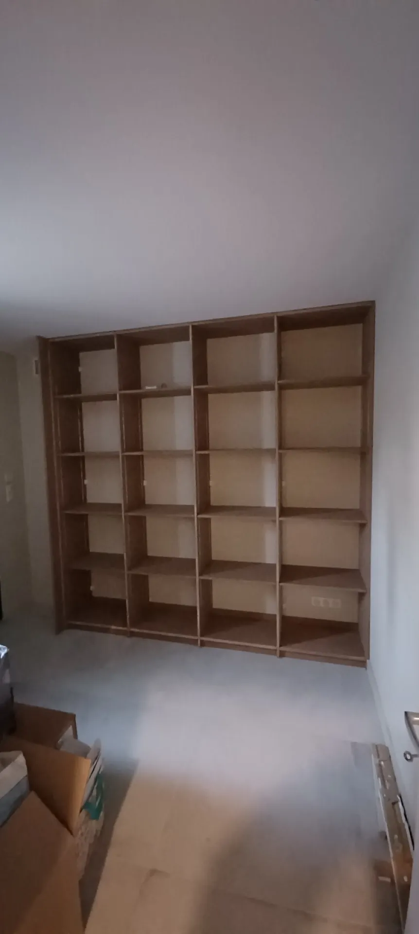 Aménagement de bureau en MDF