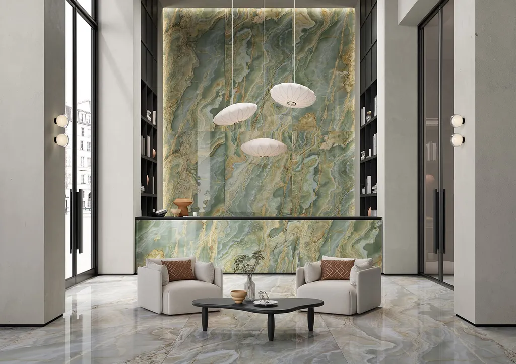 Mur monumental double hauteur et comptoir en gres cerame effet onyx vert Onice Iride Giada La Ciotat