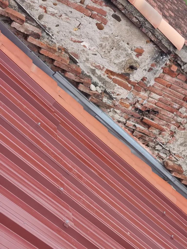 Rénover une toiture complète en bac acier isolé pour panneaux solaires à Avignon