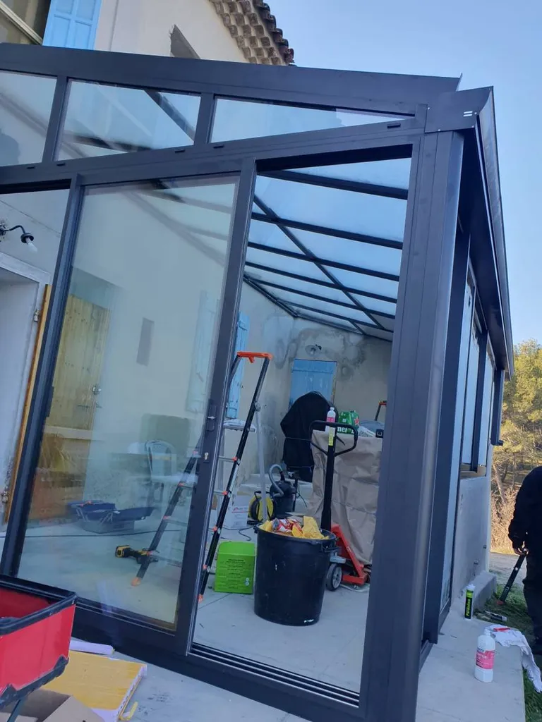 pose d'une véranda sur mesure en aluminuim Technal à Martigues