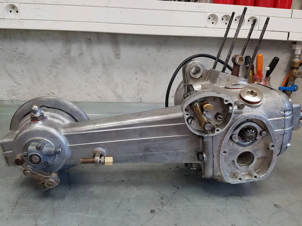 RESTAURATION MOTEUR LAMBRETTA LD 1954 LA VALETTE DU VAR