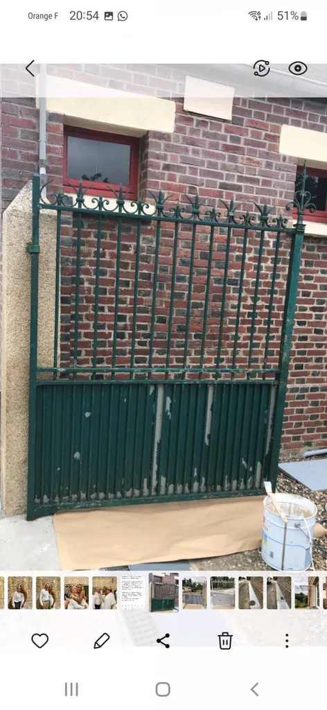 peinture portail en laque satinée  et peinture de sol  de chez SIGMA