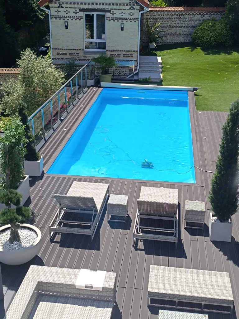 Belle piscine surplombant SAINTE ADRESSE