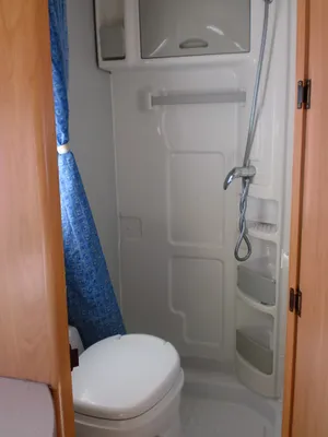 SALLE DE BAIN CAMPING CAR VAR