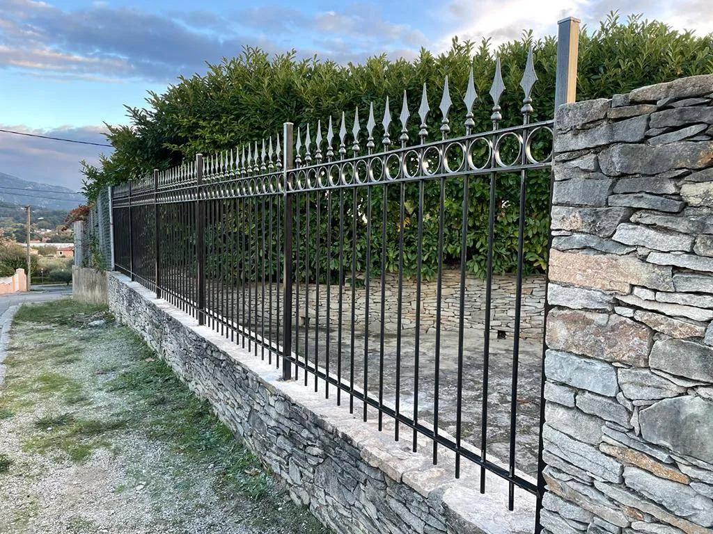 délimitation propriété acier sur mesure aubagne