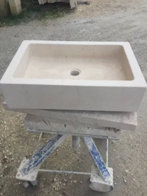 Taille de pierre naturelle atelier proche Uzès, Bagnols-sur-Cèze, Orange et Avignon