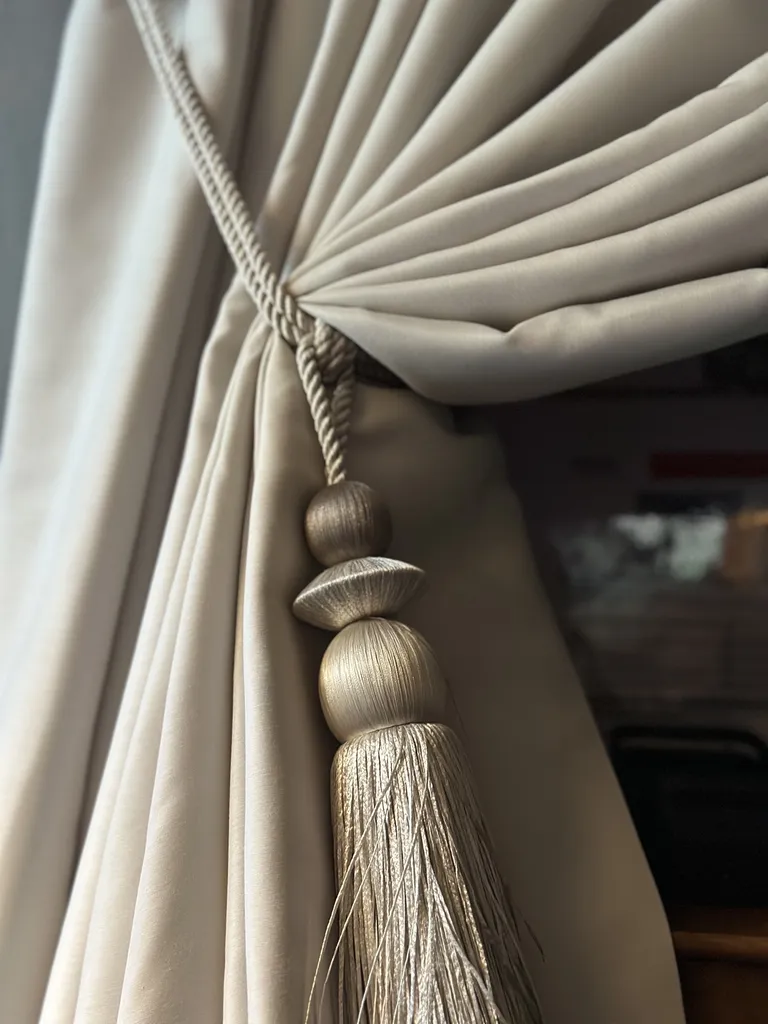 Agencement textile de l’Hôtel Château de Fontager à Serves-sur-Rhône