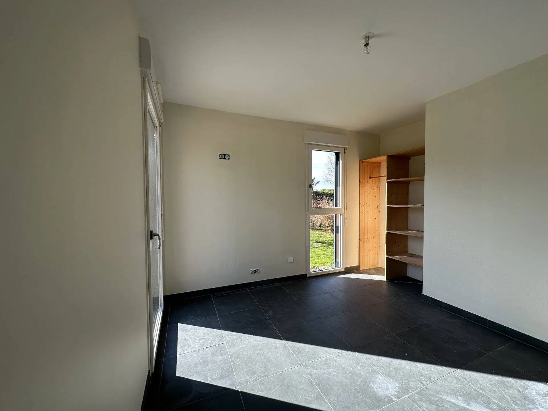 A vendre maison d’architecte de plain-pied au style contemporain d'une superficie de 89.43m² .