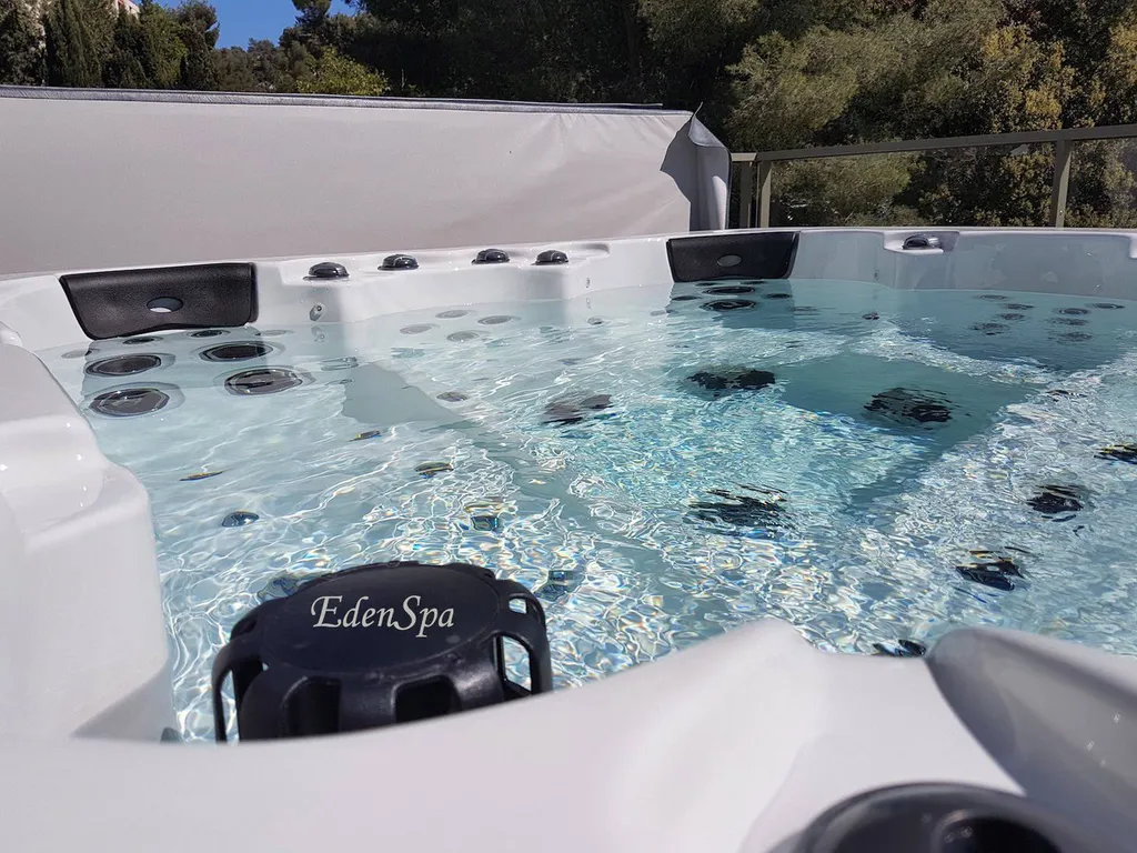 spa semi encastre 6 places marseille