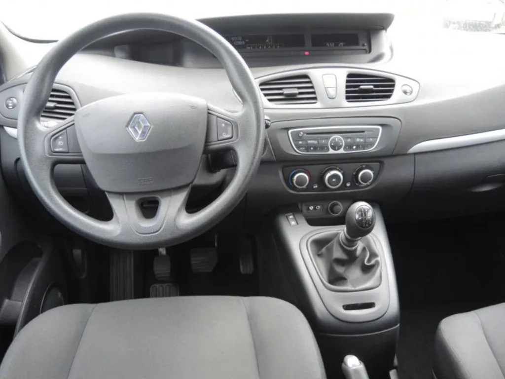 A VENDRE GRAND SCENIC III  OCCASION MOINS DE 8 000€ DCI 110 FAP ECO2 AUTHENTIQUE 5 PLACES PLAISANCE DU TOUCH PROCHE DE TOULOUSE ET TOURNEFEUILLE