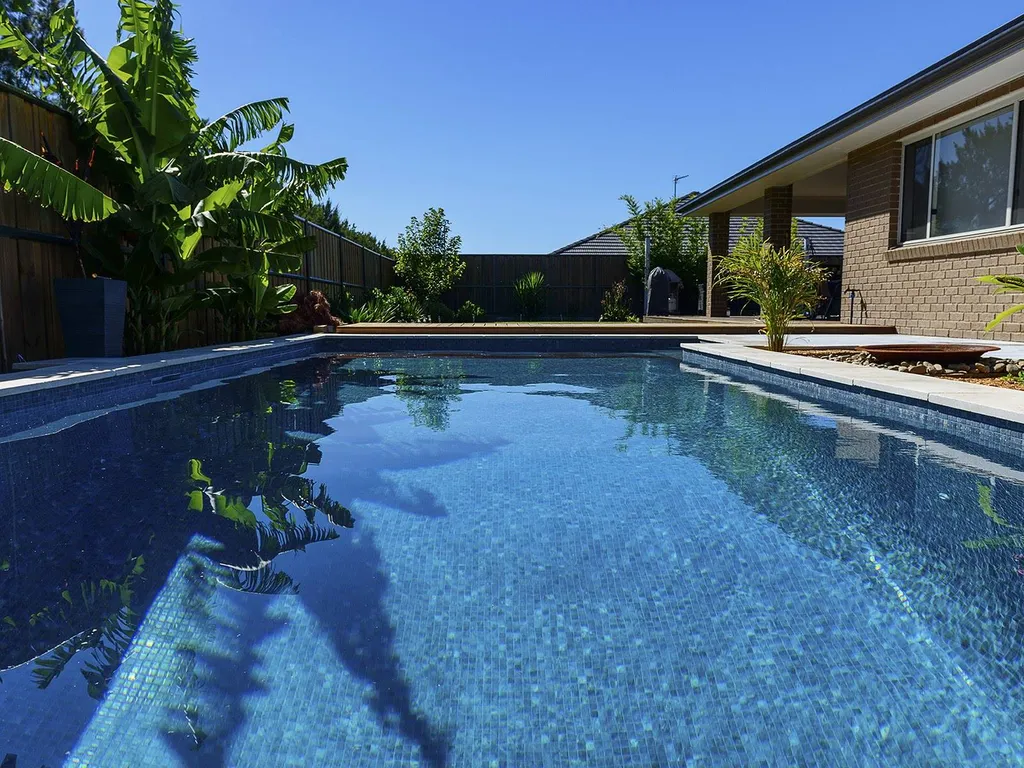 UNE PISCINE GRIS BLEU - MOSAÏQUE DOLERITE