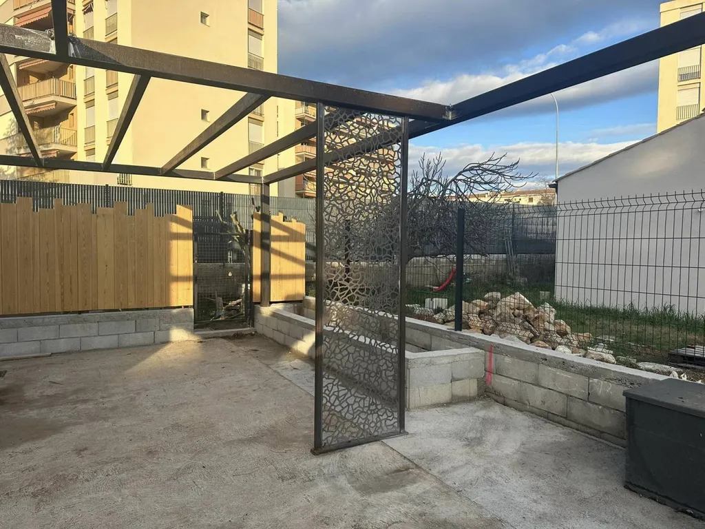 artisan ferronnier pour pergola sur mesure carqueiranne