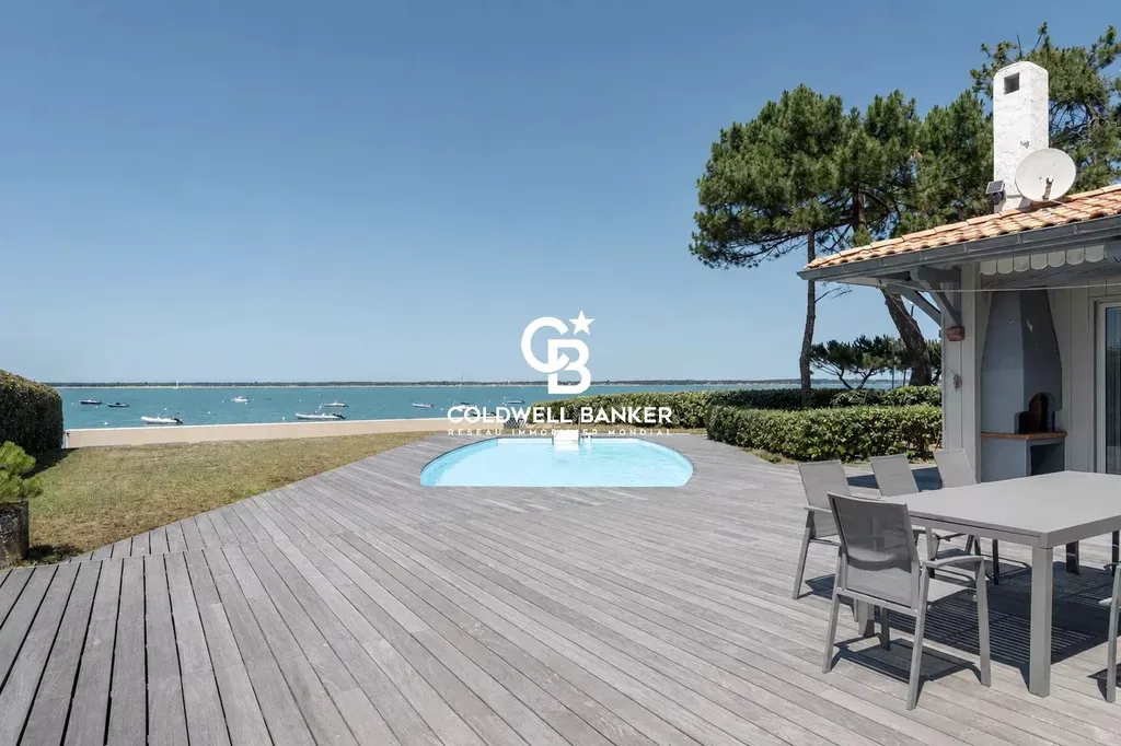 Le Moulleau - villa confidentielle en première ligne, entre piscine et Bassin