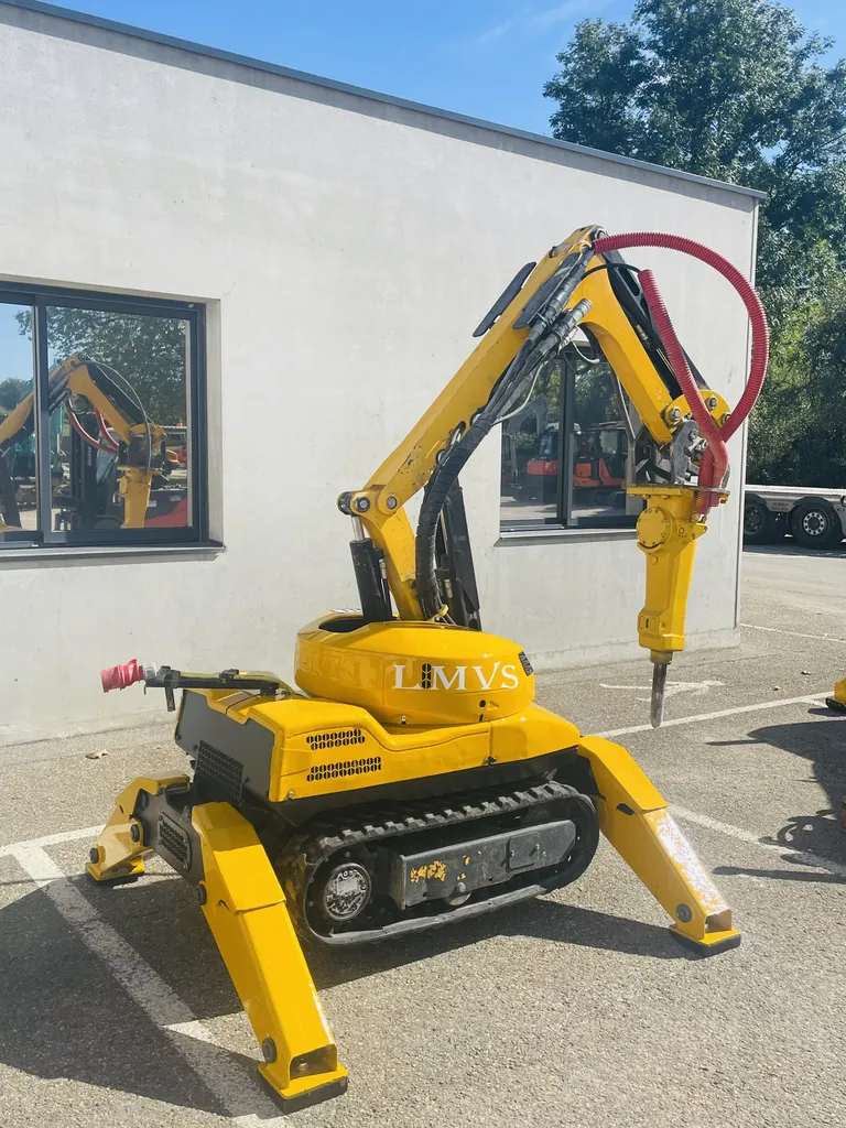 Location d'un robot de démolition 1 tonne Brokk à Lyon et dans les environs