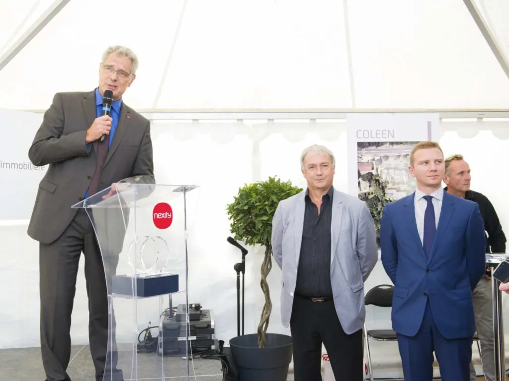 Reportage photographique événementiel pose de la première pierre résidence 