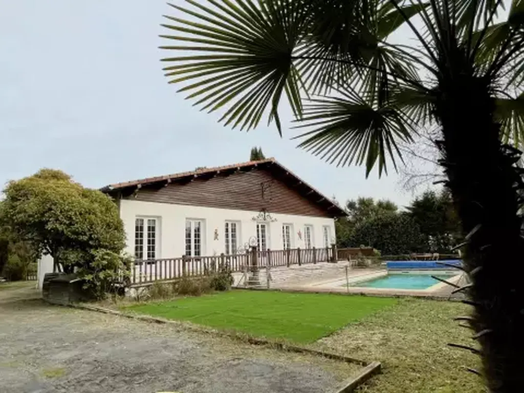 Location maison – 5 pièces – 4 chambres – 182 m² – 1 860 € / mois