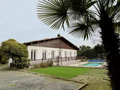 Location maison – 5 pièces – 4 chambres – 182 m² – 1 860 € / mois