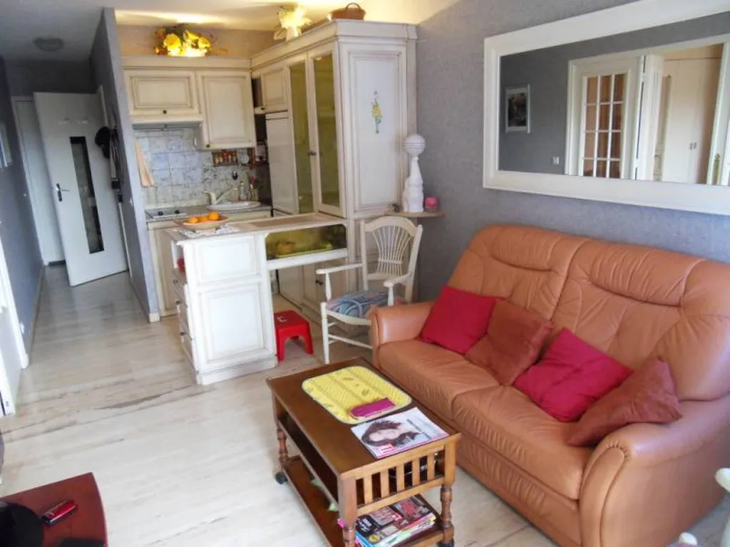 appartement 2 pièces MANDELIEU LA NAPOULE - VENTE EN VIAGER OCCUPE