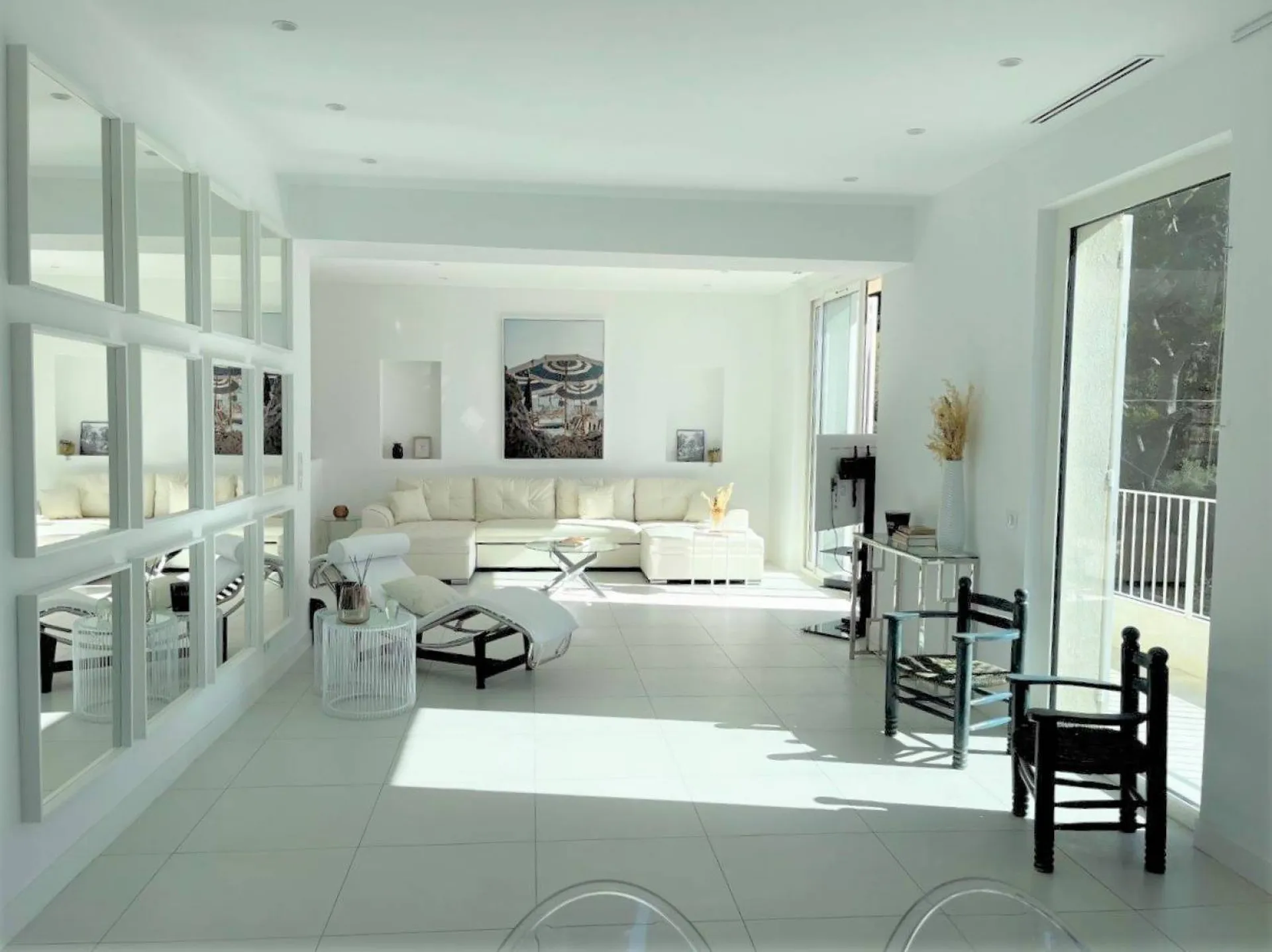 Cassis - T3/4 en duplex avec terrasse, jardin privatif, solarium et garage dans résidence sécurisée de standing   