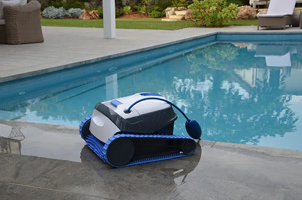 Robot de piscine Maytronics - Dolphin S100 - Aquarev'Piscines - Dauphin 04300