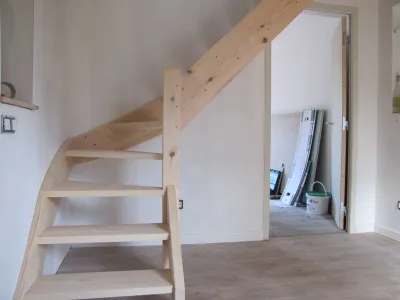 Création d'un escalier en bois sur mesure en quart tournant pour un client à Eguilles