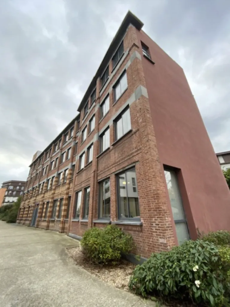 LE HAVRE - A LOUER Bureaux de 214 m2 dans un immeuble ancien restructuré du quartier Saint Nicolas